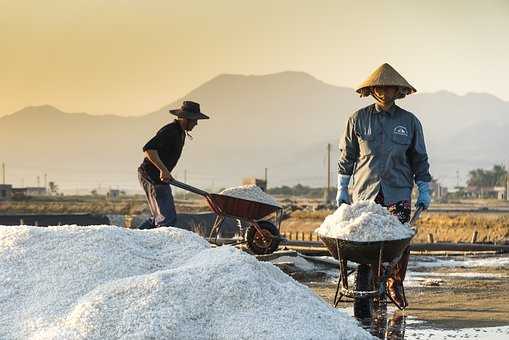 追妹子就得裝逼 這樣她才能發現你很有魅力嗎