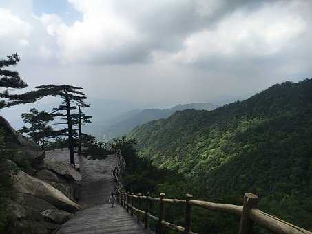 追女生的最強套路是掌握主動權，讓女生主動倒追你